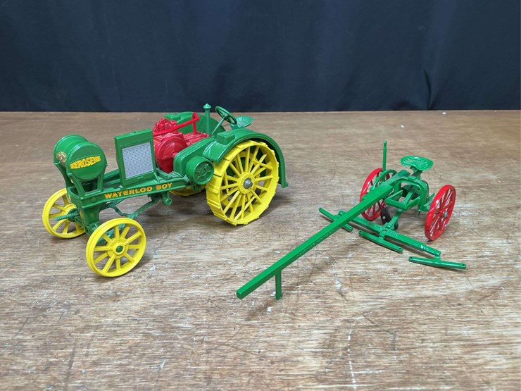 john-deere-16-image-5
