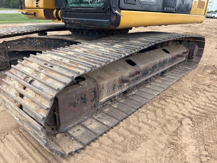 2015-caterpillar-326fl-image-31