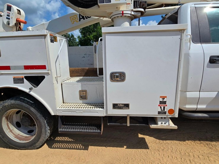 2019-ford-f550-image-12