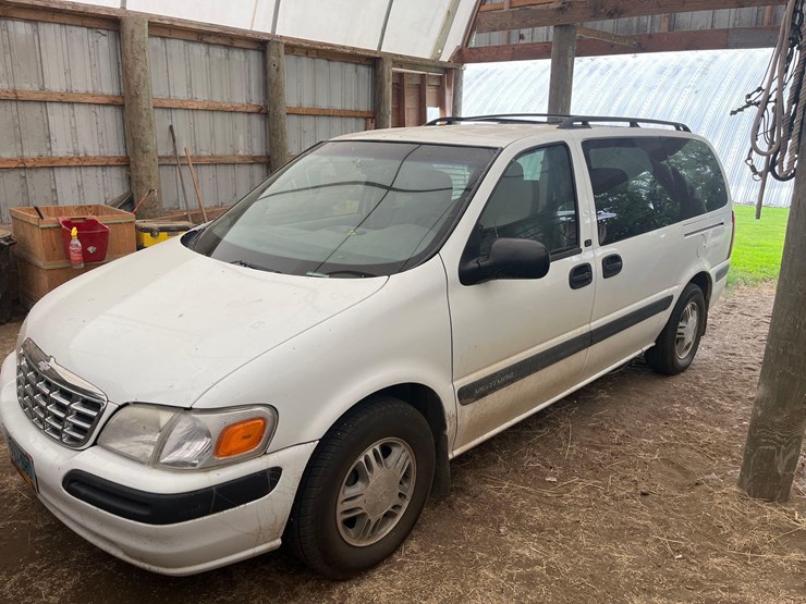 2000-chevrolet-venture-image-2