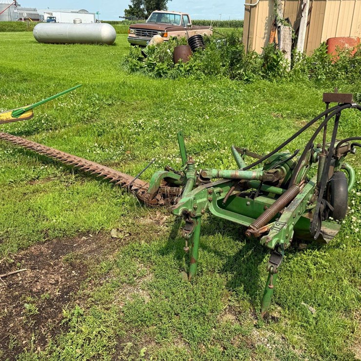 JOHN DEERE 9