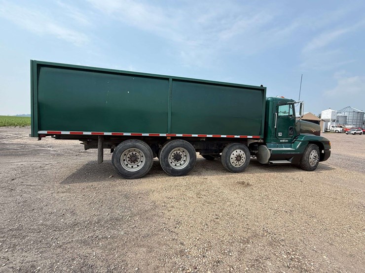 1993-freightliner-fld120-image-12