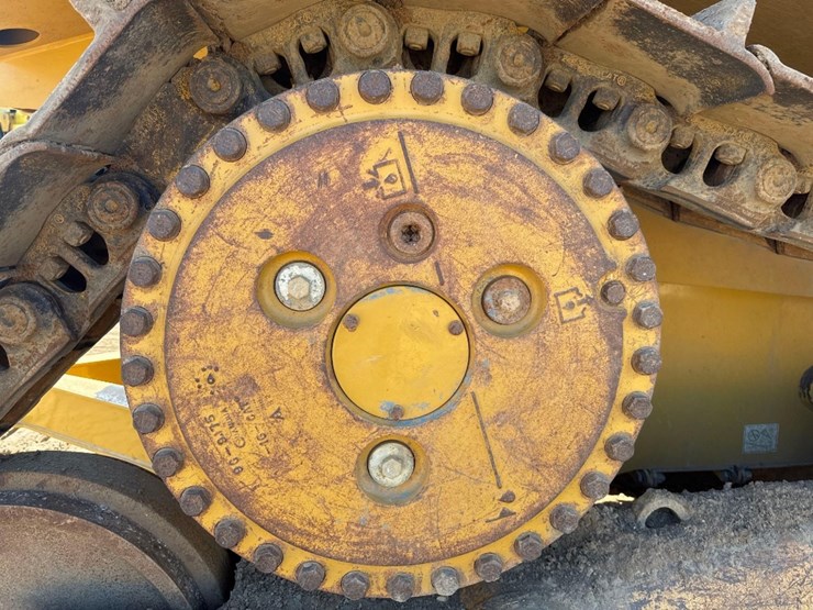 caterpillar-d6t-xl-image-16