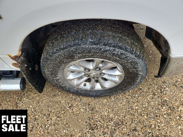 2015-ram-1500-slt-image-20