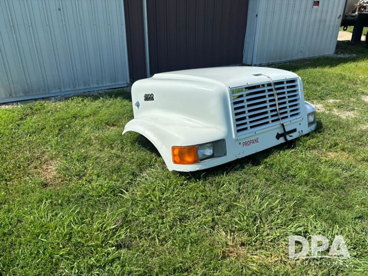 international-4900-image-2