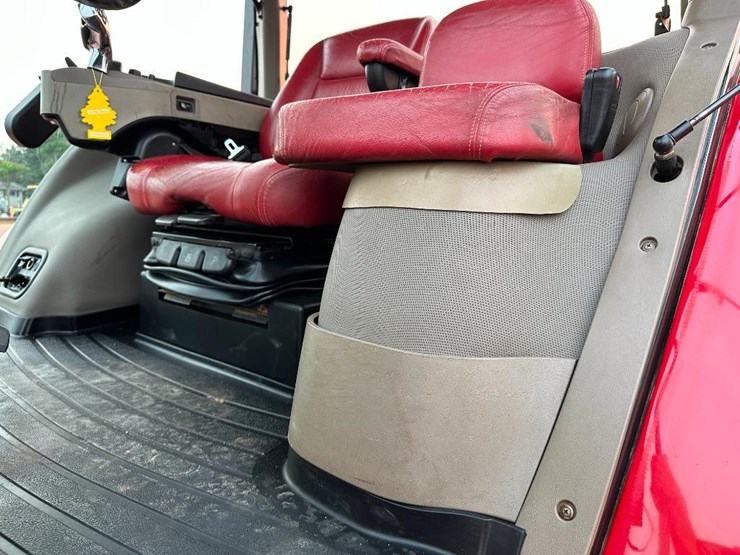 2012-case-ih-magnum-260-image-56