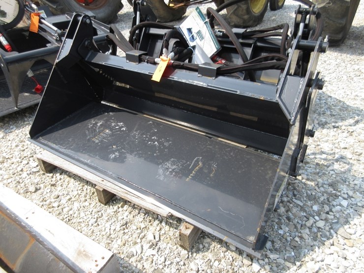 wolverine-mini-skid-steer-combination-bucket-image-1