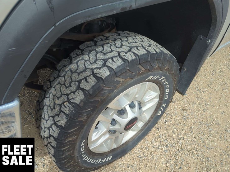 2022-gmc-sierra-2500hd-image-23