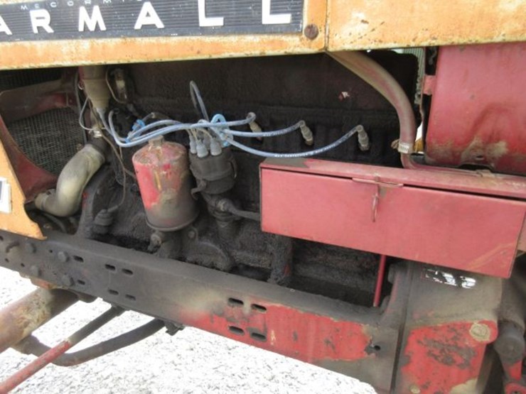 ih-farmall-706-tractor-image-11