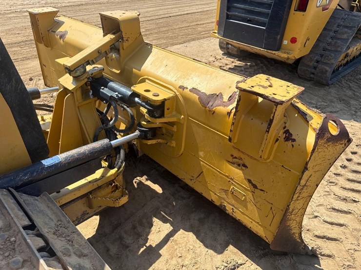 2016-caterpillar-d5k2-lgp-image-26