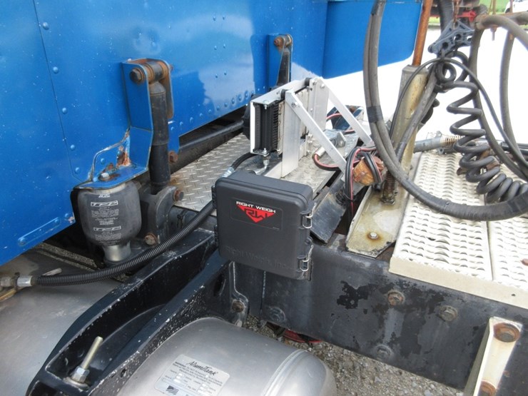 1994-peterbilt-379-image-7