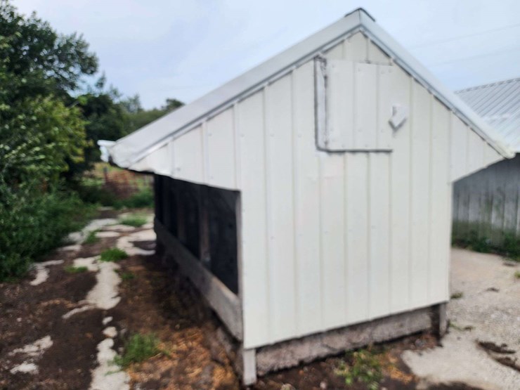 calf/cattle-self-feeder,-approx-18’-x-7’-x-10’-tall,-holds-approx-6-tons-*loading-is-available-image-3