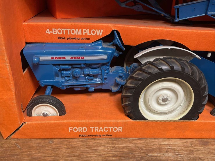 1/12-ford-4000-farm-set-nib-ertl-image-3