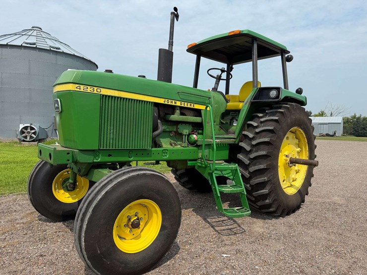 1977-john-deere-4230-image-2
