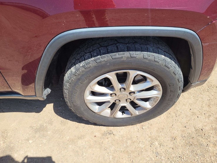 2016-jeep-grand-cherokee-laredo-image-18