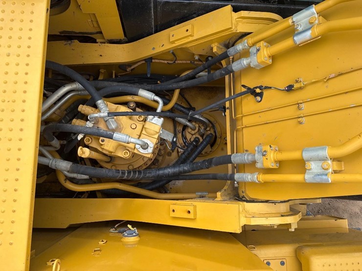2018-caterpillar-326fl-image-27