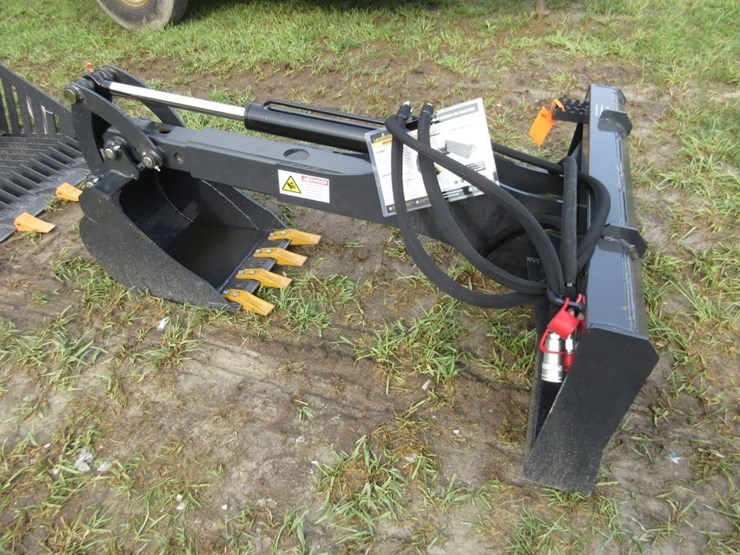land-honor-quick-attach-big-arm-backhoe-image-2
