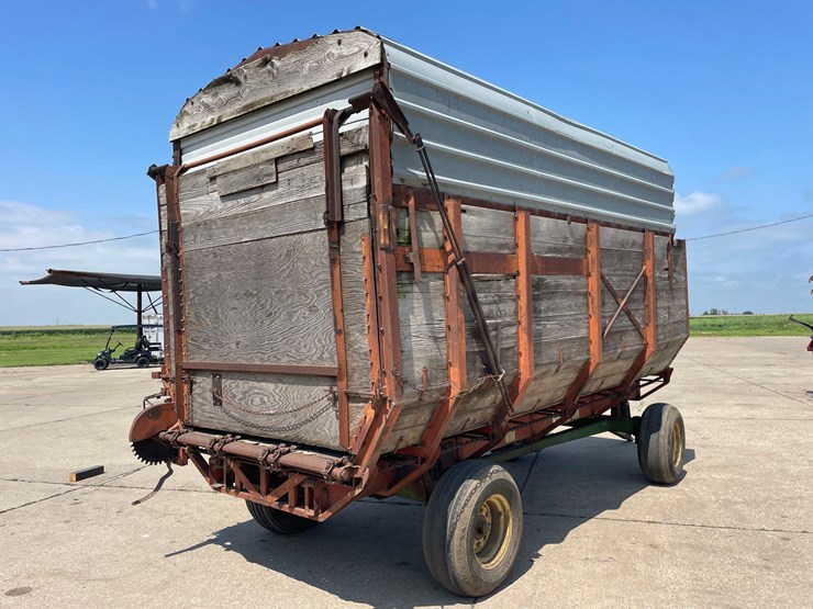john-deere-1075-image-2