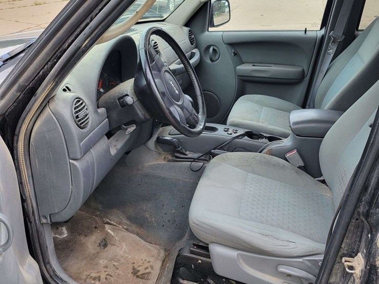 2007-jeep-liberty-image-11