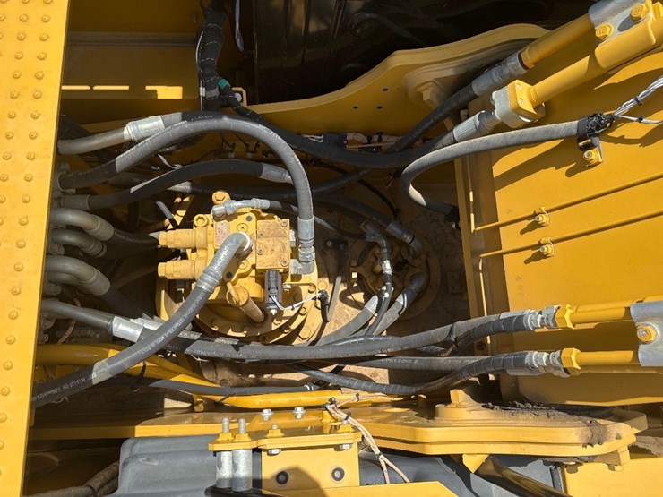 2018-caterpillar-320gc-image-20