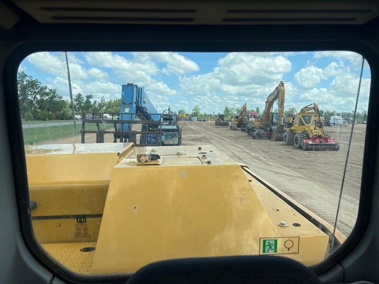 2021-caterpillar-317-image-40