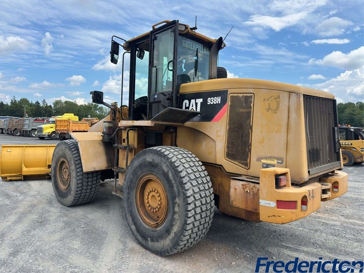 caterpillar-938h-image-4