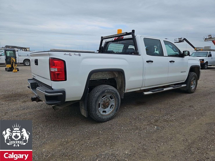 2015-gmc-sierra-2500hd-image-4