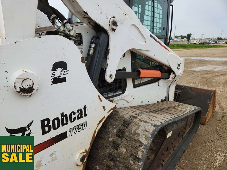 2014-bobcat-t750-image-27
