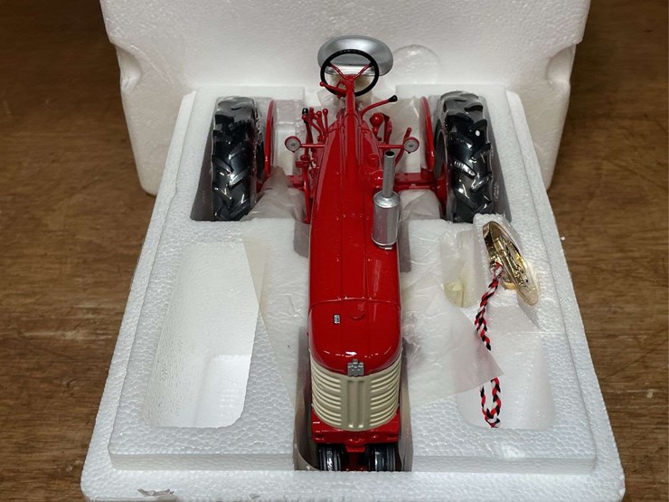 1/16-farmall-450-50th-anniversary-nib-ertl-image-4