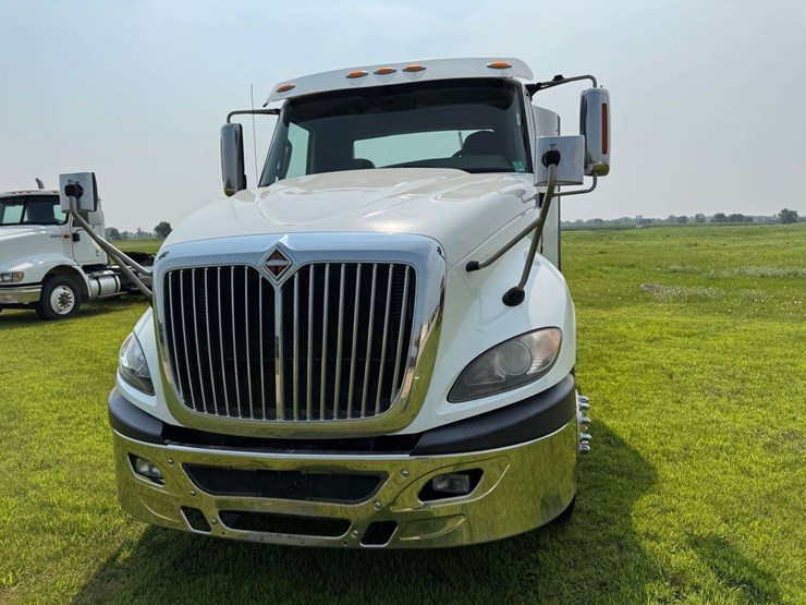 2016-international-prostar-image-3