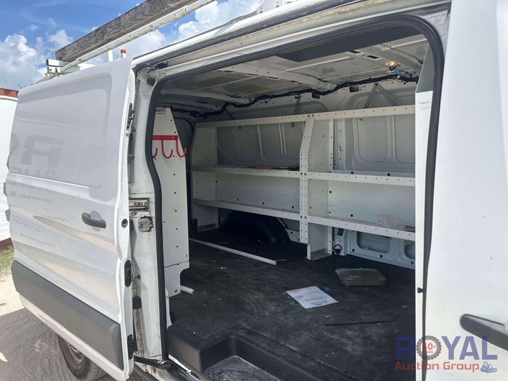 2015-ford-transit-image-17
