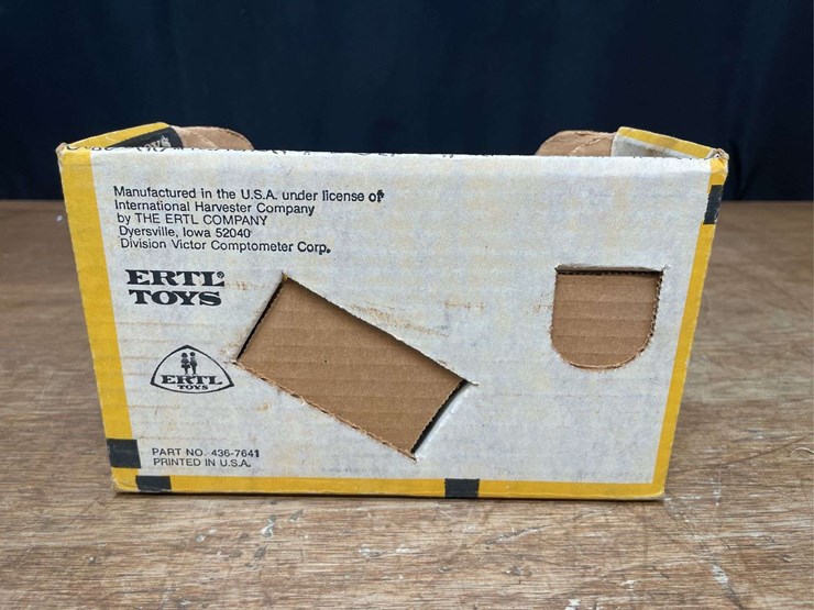 1/16-ih-cub-cadat-1650-l&g-set-nib-ertl-image-8