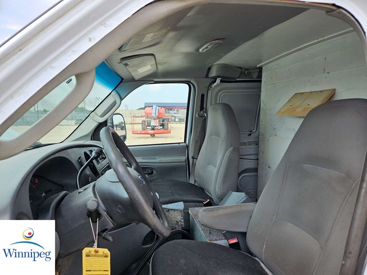2008-ford-cargo-image-14