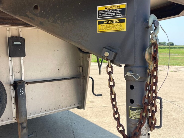 2014-wilson-livestock-trailer-image-37