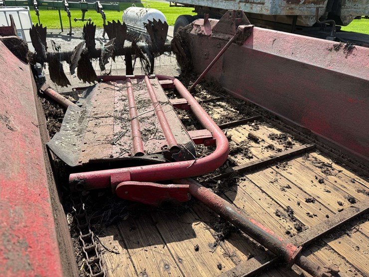 new-holland-516-image-15