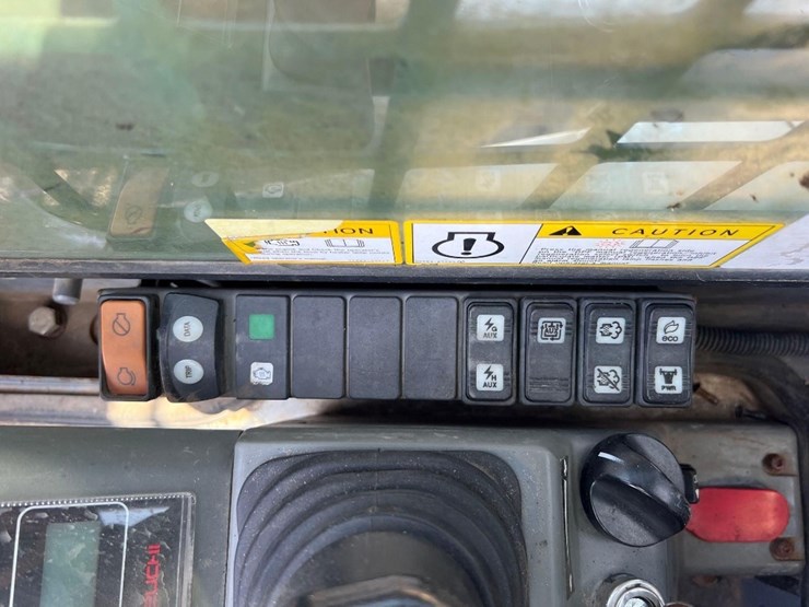 2016-takeuchi-tl8-image-27