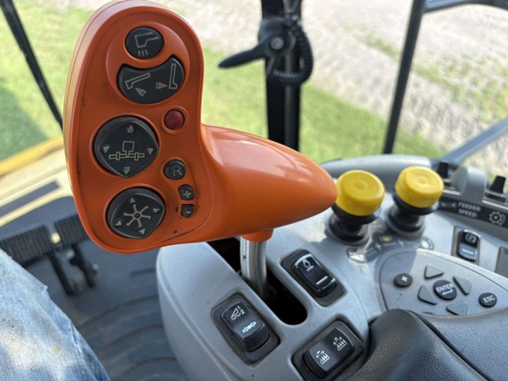 2003-new-holland-cr960-image-51