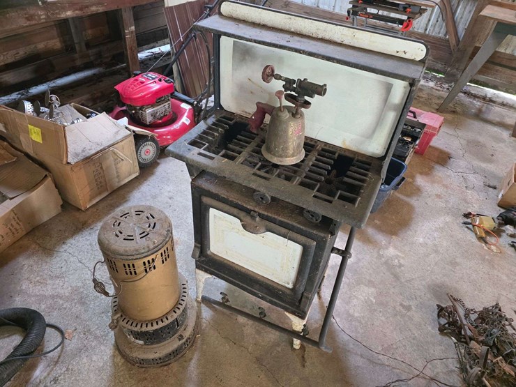 old-stove-and-kerosene-heater-image-2