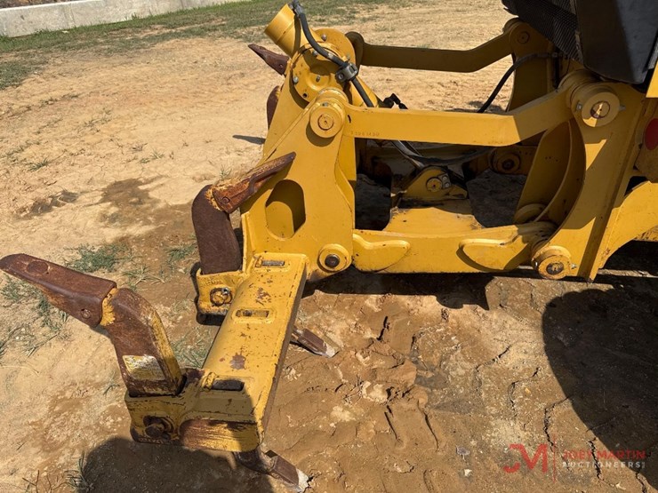 2011-caterpillar-140m2-image-11
