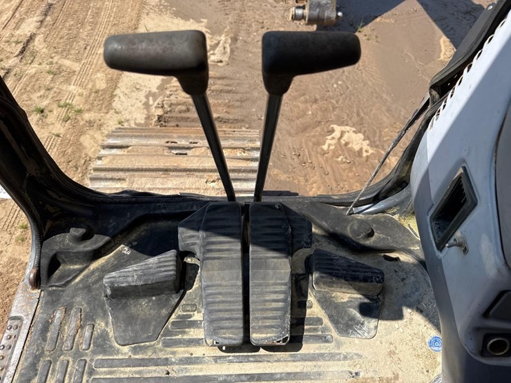 2005-komatsu-pc400-lc-7l-image-45