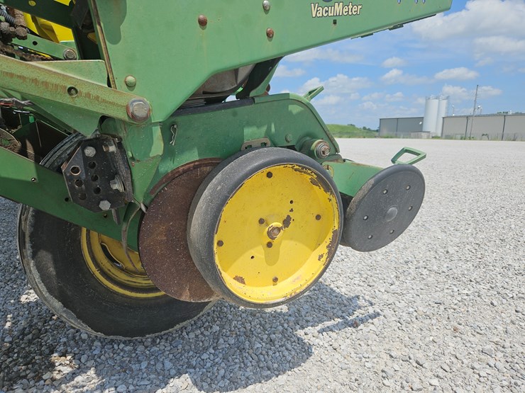 john-deere-7200-image-2