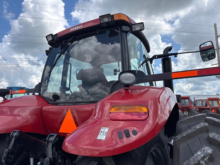 #1066-•-case-ih-305-magnum-image-19