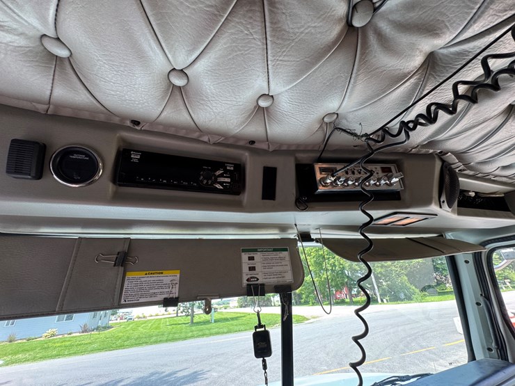 2018-western-star-4700sb-image-47