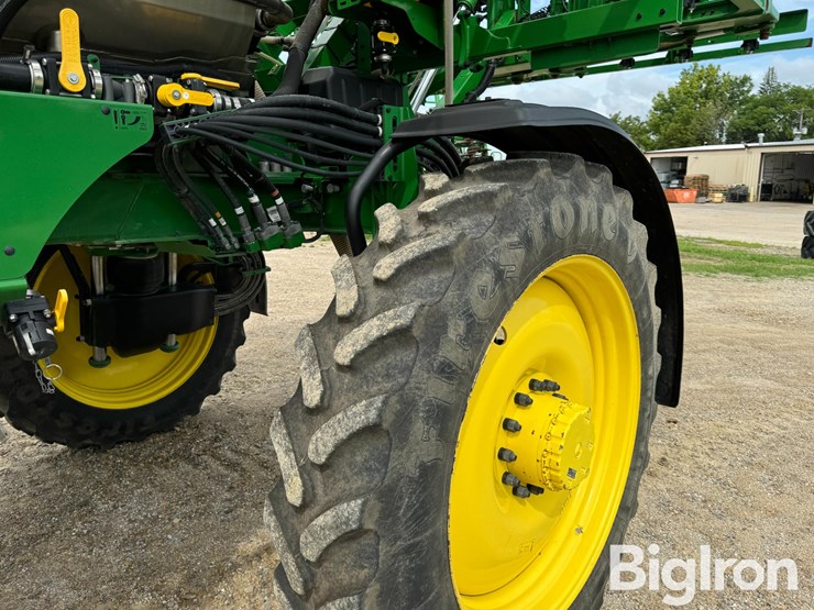 2021-john-deere-r4044-image-19