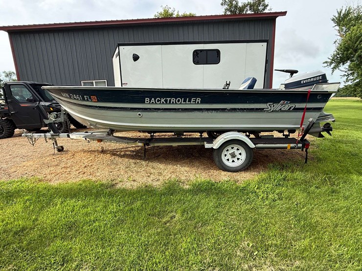 1988-sylvan-model-16bto-back-troller-fishing-boat-with-40hp-evinrude-2-stroke-engine-and-35lb-thrust-image-3