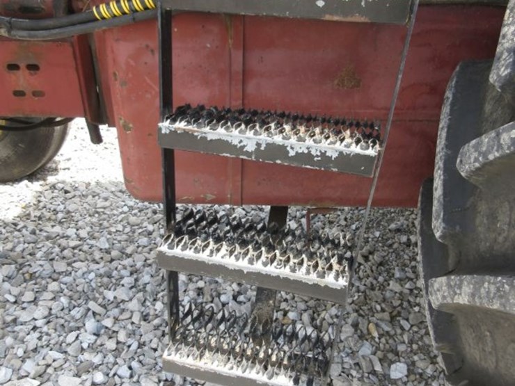 1977-agco-allis-7060-image-11