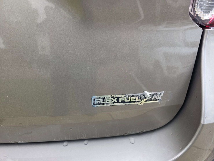 2021-ford-explorer-image-33