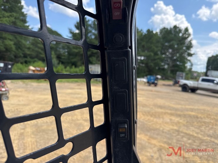 2022-bobcat-t770-image-20