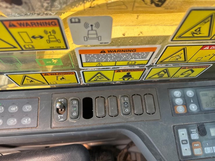 2015-caterpillar-336fl-image-41