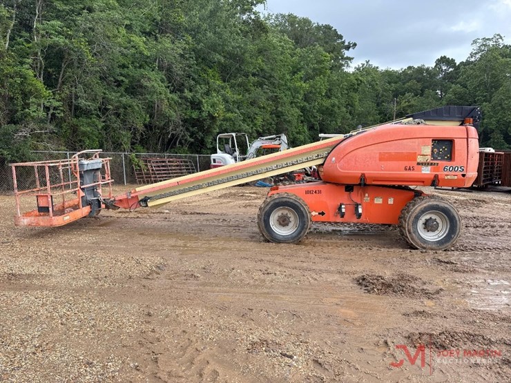2005-jlg-600s-image-2